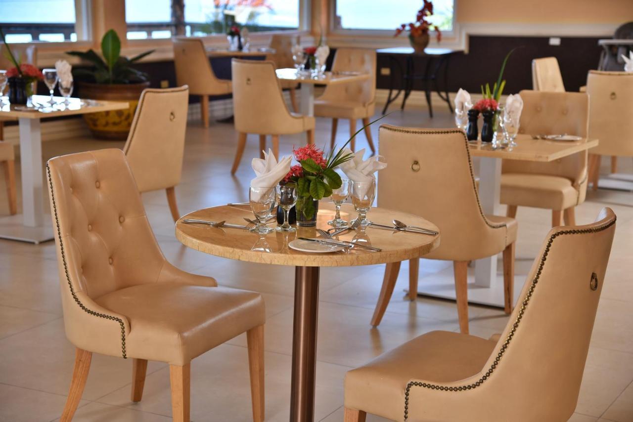 Hotel Grand A View Монтего Бей Екстериор снимка