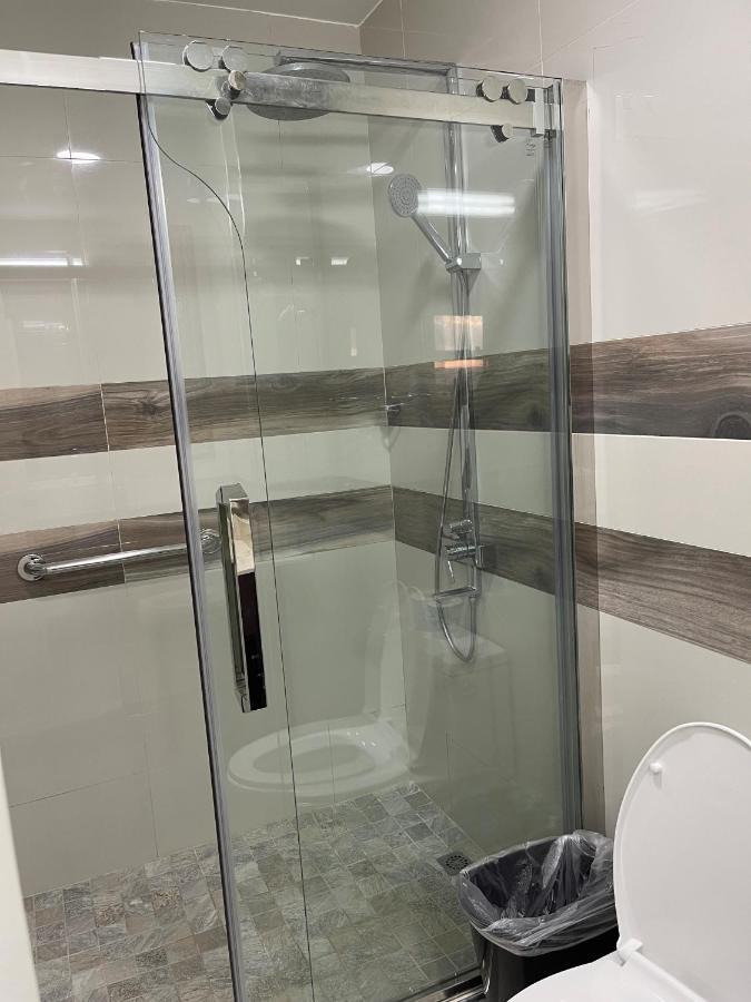Hotel Grand A View Монтего Бей Екстериор снимка